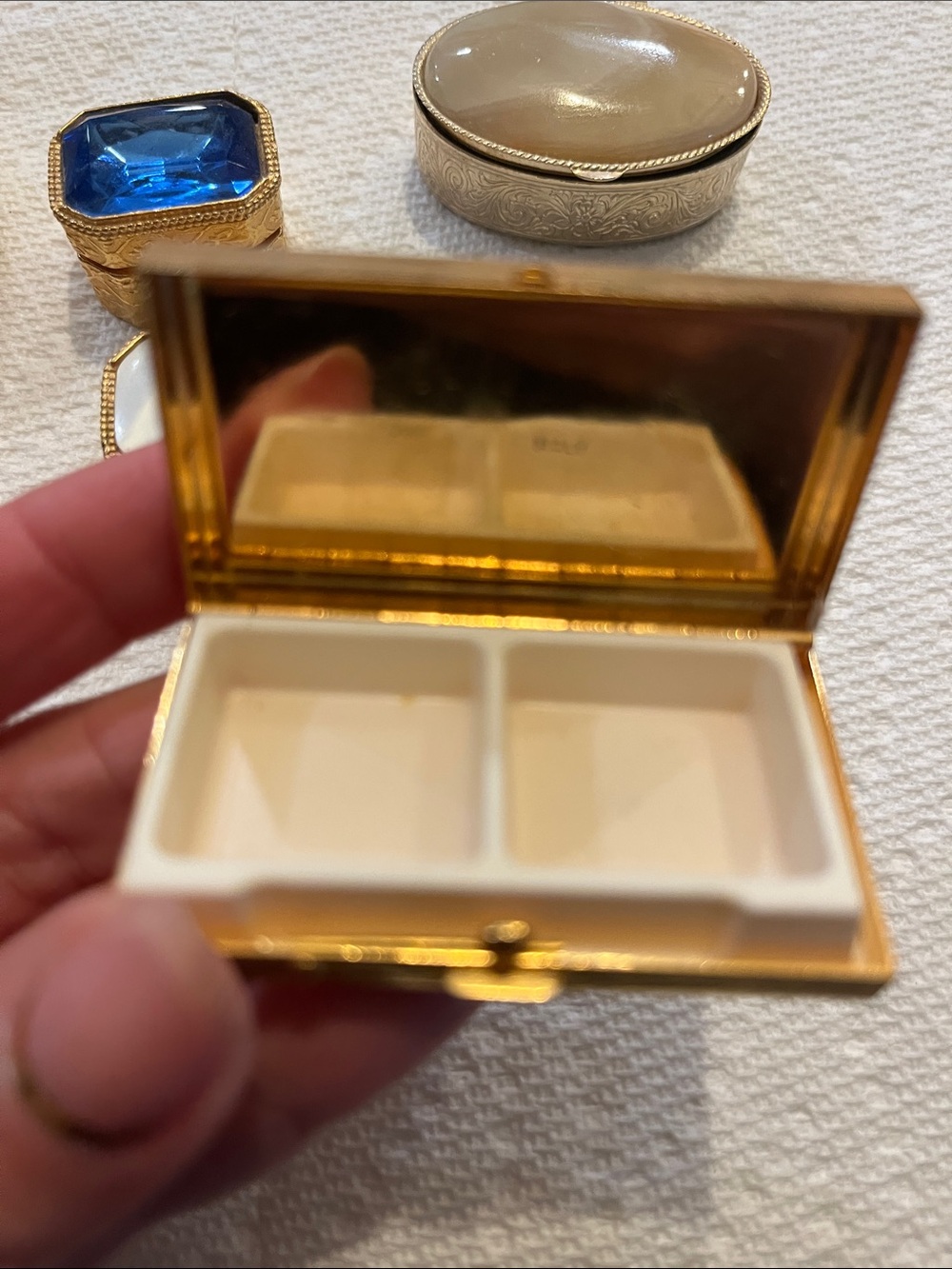 Vintage Gold Tone Trinket pill Boxes with Floral Porcelain Box - Picture 7 of 8